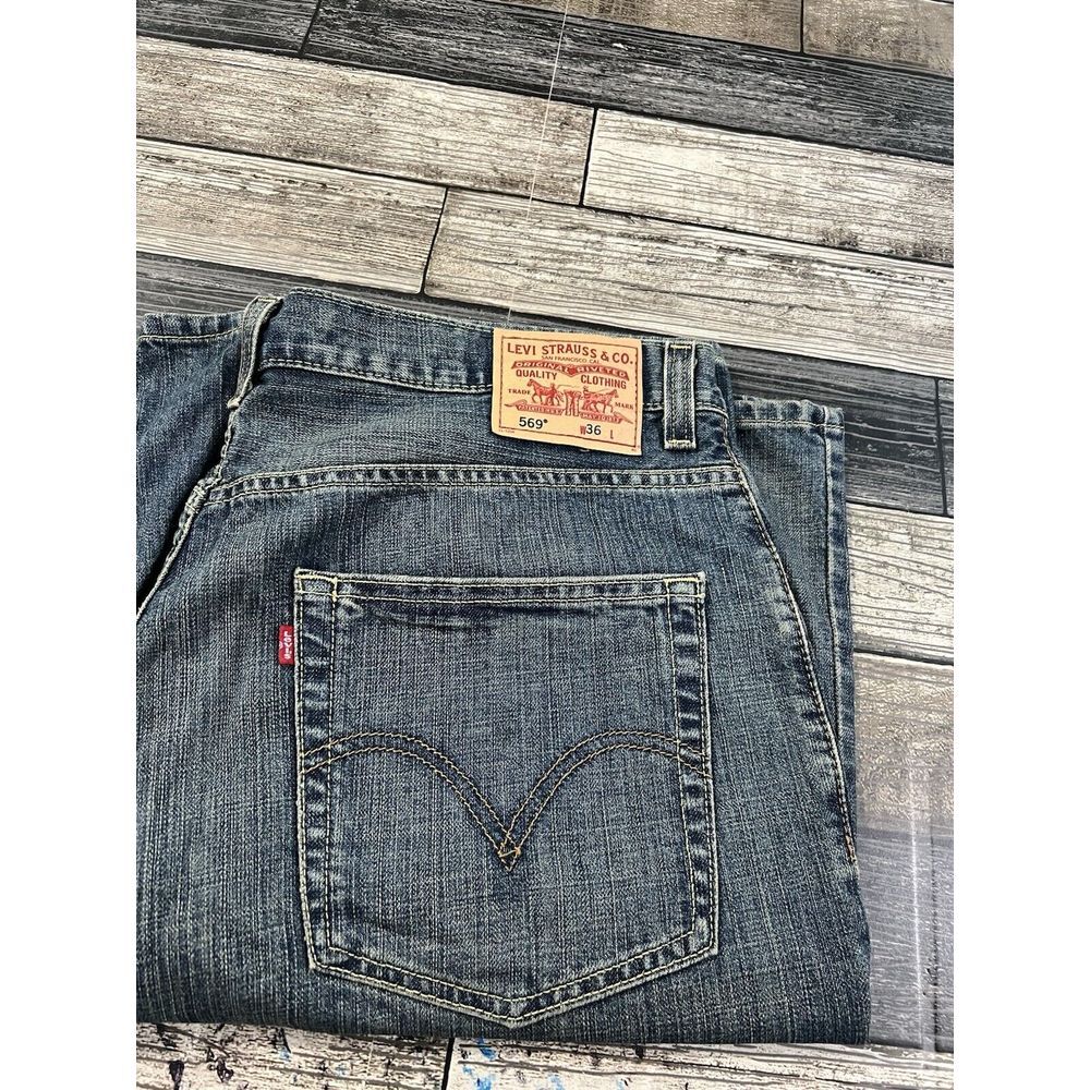 Levis 569 Jean Shorts Mens 36 Blue Denim Loose  Y2K Casual‎ Pockets Outdoor